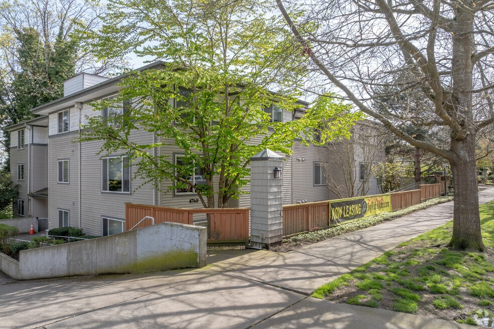 Ivy Ridge Apartments, Seattle, WA 98105 - photo 1