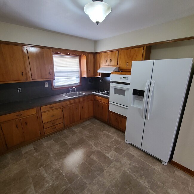 5204 Meadowview Ave unit 2, North Bergen, NJ 07047 - photo 7