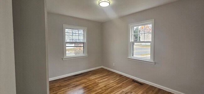 665 Milford Point Rd, Milford, CT 06460 - photo 7