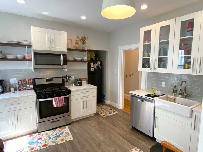 61 Wenham St unit 2, Jamaica Plain, MA 02130 - photo 2