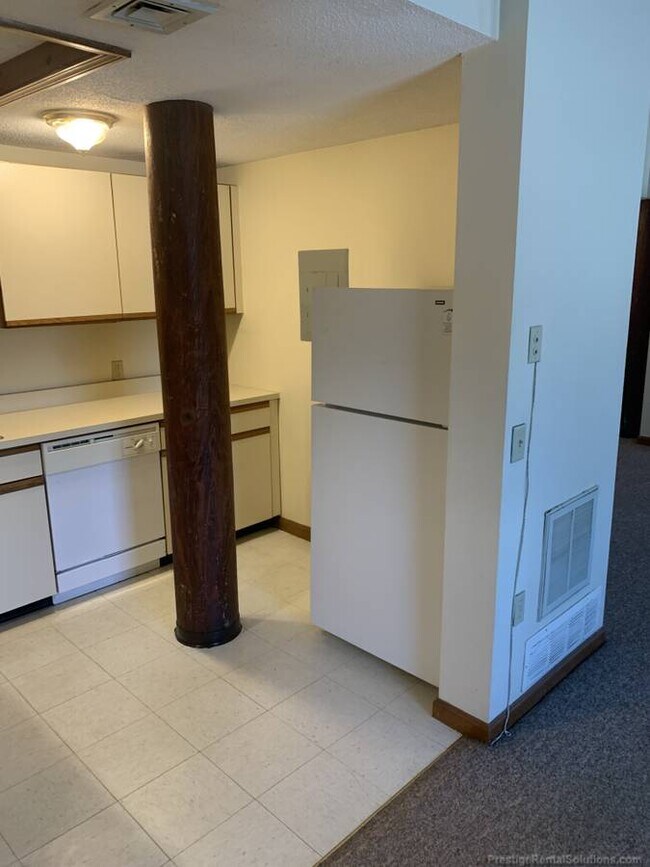 180 Bemis Rd unit 1, Fitchburg, MA 01420 - photo 5