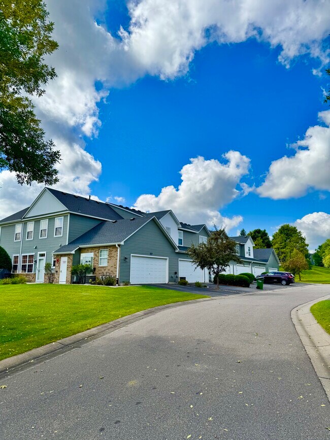 6819 Narcissus Ln N, Maple Grove, MN 55311