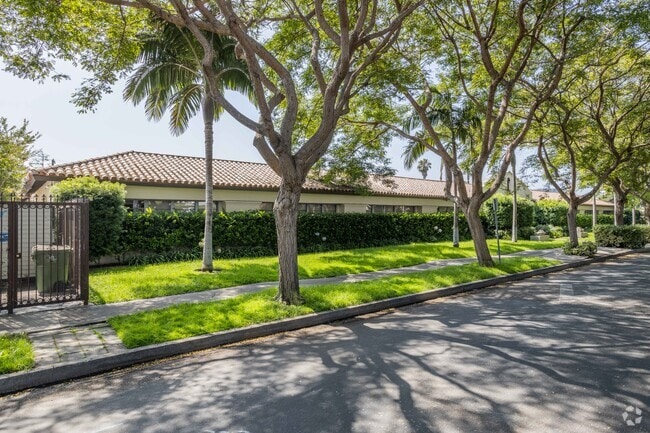 St. Mark School is a private school that serves grades K-8 in Venice, CA.