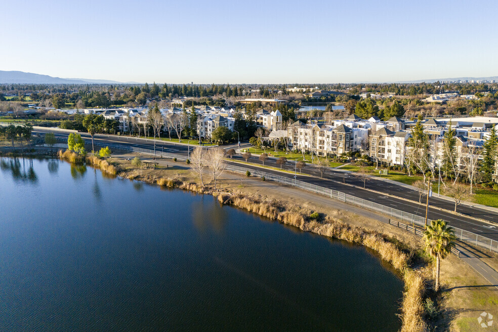 NH_Almaden_Lake_565115_P2_v1_VS_030525