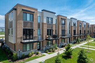167-175 Pointe Dr, Northbrook, IL 60062