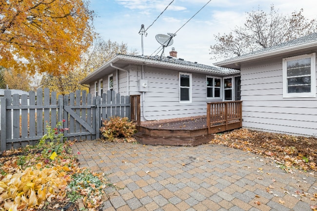 301 W 2nd St, Waconia, MN 55387 - photo 3