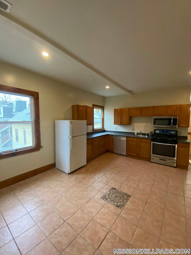 10 Westminster Ave Unit 3, Boston, MA 02119