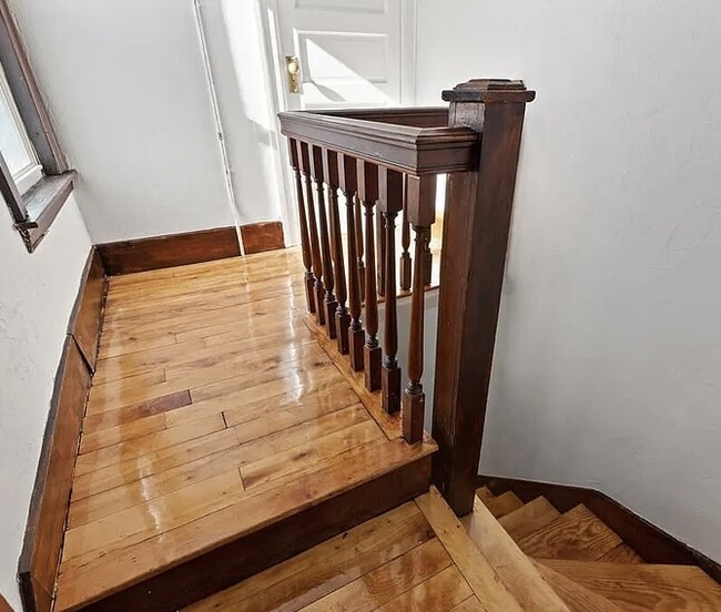 Front Entrance to 2nd Floor Apt