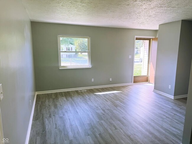 1353 New Field Ln, Indianapolis, IN 46231 - photo 4