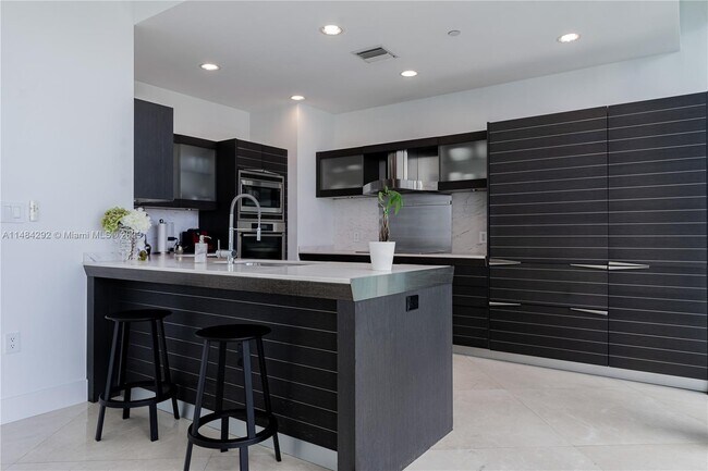 200 S Biscayne Blvd unit 5001, Miami, FL 33131 - photo 7