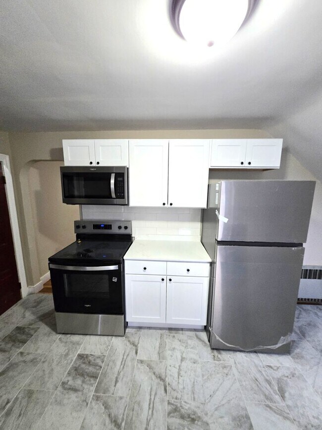 848 Smith St unit 3, Providence, RI 02908 - photo 3