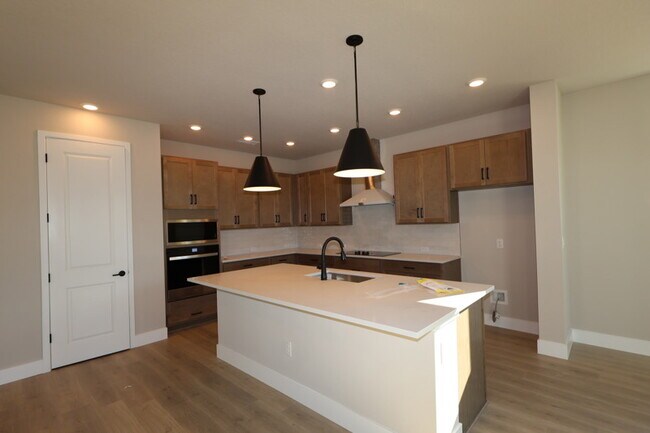 31224 Pendleton Landing Cir, Wesley Chapel, FL 33545 - photo 4