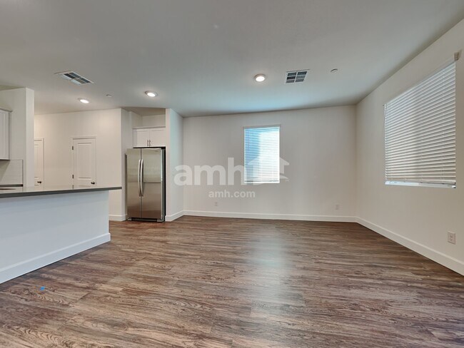 3333 Blodwen St, Las Vegas, NV 89129 - photo 5