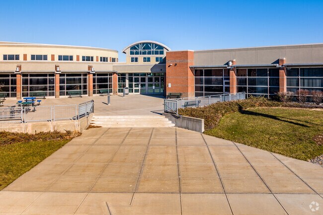 Longview kids attend Summit Lakes Middle School.