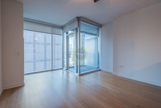 352 N Lasalle St, Chicago, IL 60601