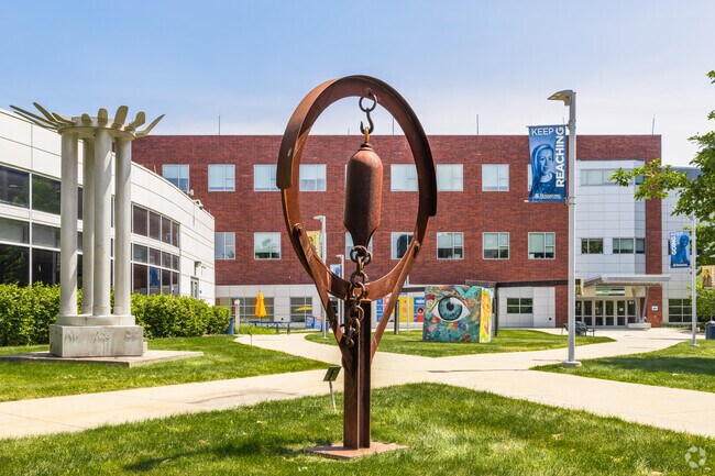 Housatonic Community College in Downtown Bridgeport features an art museum.