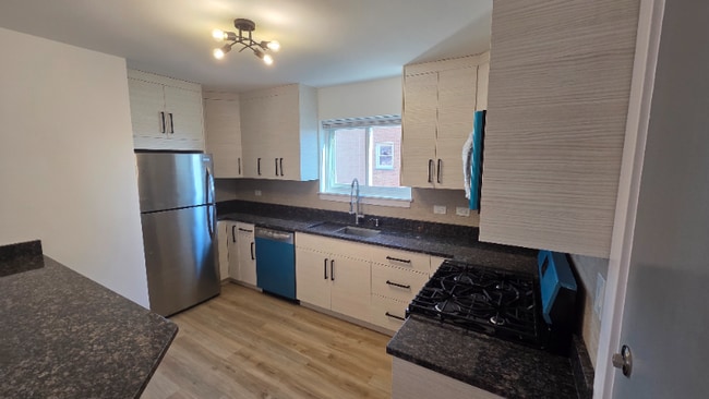 8023 W Churchill Ave unit 1, Niles, IL 60714 - photo 3