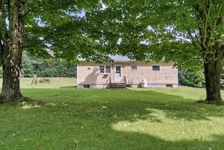 19 Schacht Ln, Gardiner, ME 04345
