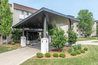 650 W Rand Rd, Arlington Heights, IL 60004