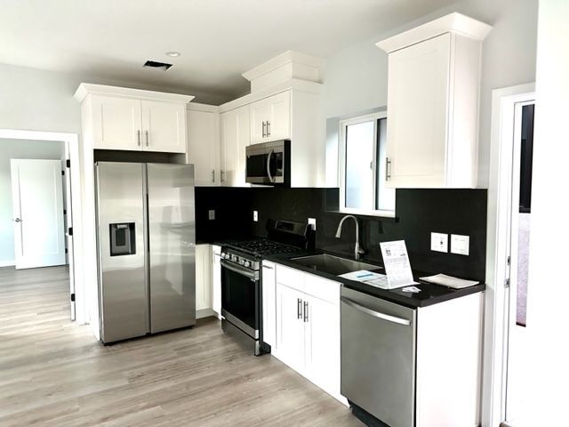 19421 Ventura Blvd, Tarzana, CA 91356 - photo 1