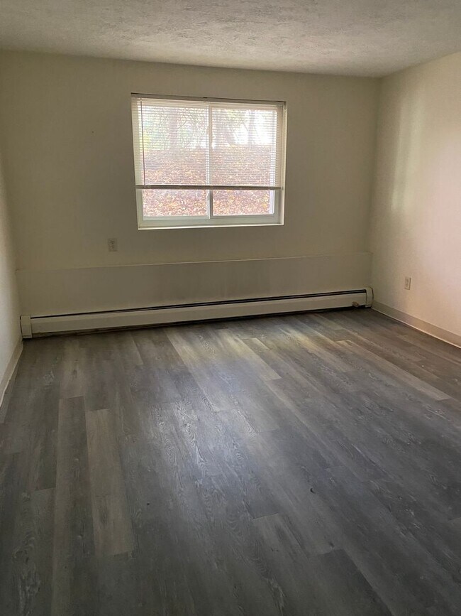 Residences at Riverside, Manchester, NH 03104 - photo 5