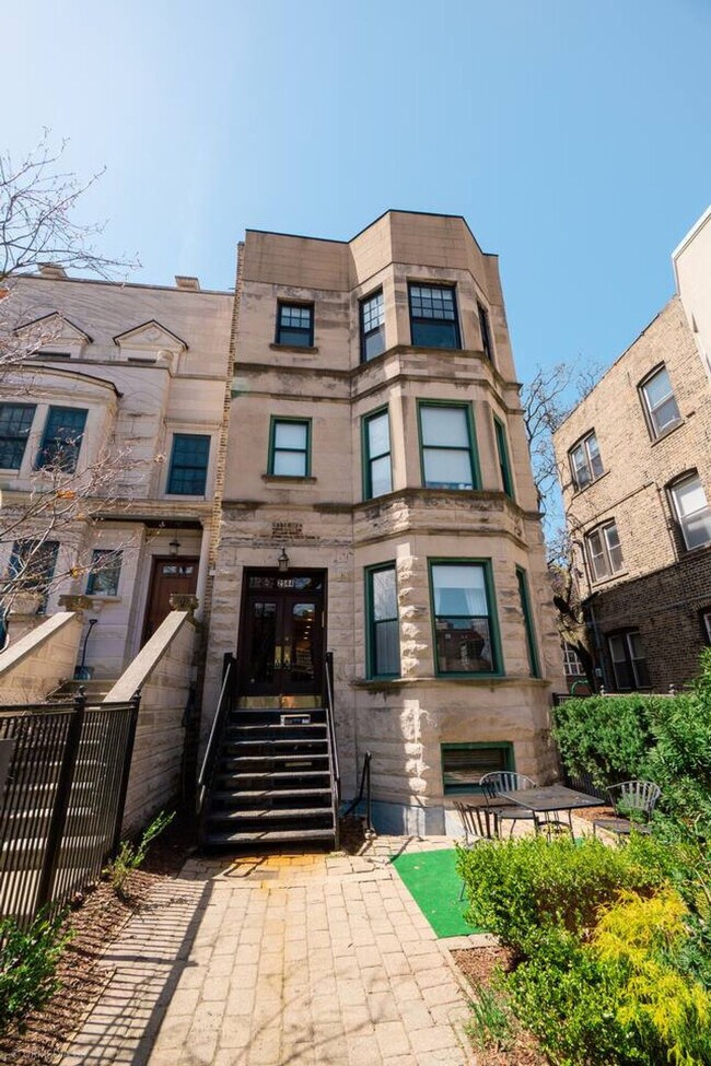 2544 N Burling St unit ID1319106P, Chicago, IL 60614 - photo 2