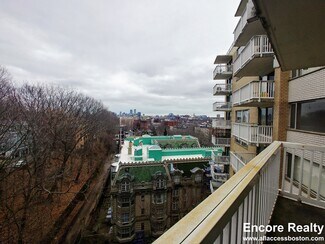 1530 Beacon St Unit 707, Brookline, MA 02446