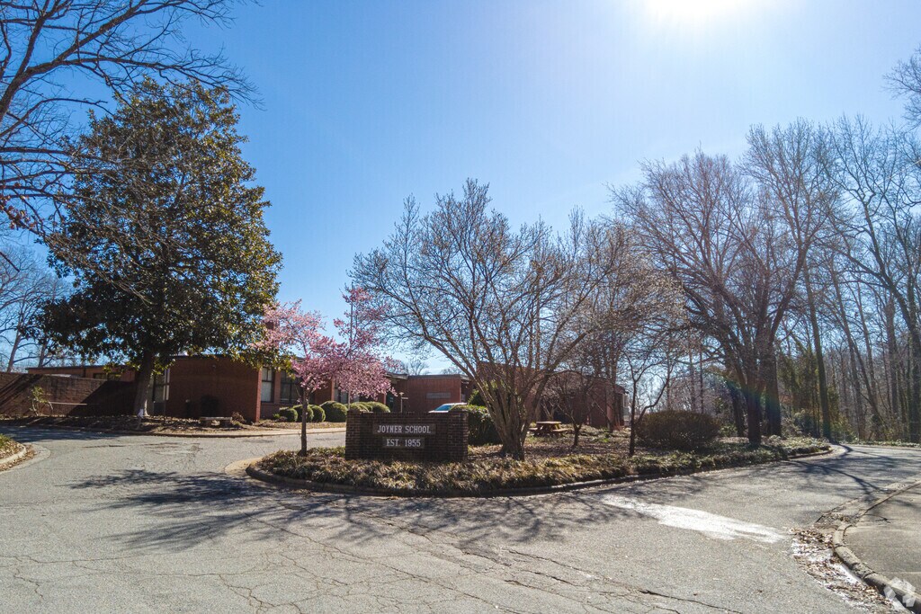 James Y Joyner Elementary School is a public option.