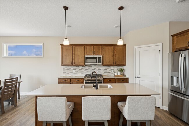 12_7812BridgewaterCt_2012_HiRes.jpg