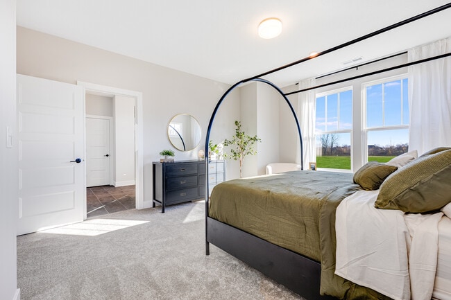 15989 Tharp Woods Dr, Fishers, IN 46037 - photo 4