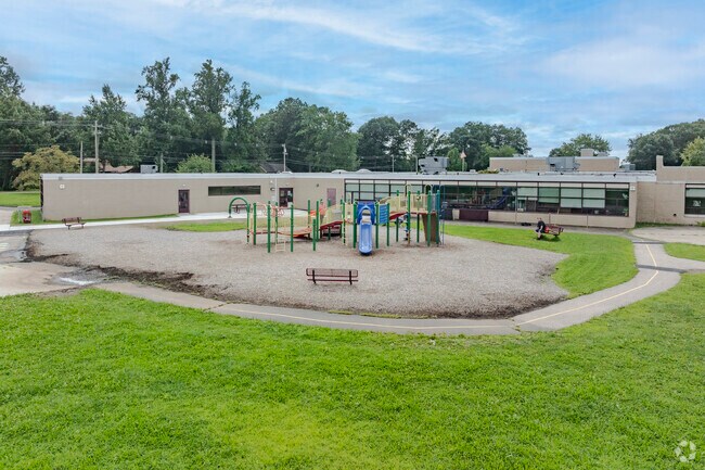 Evarts C. Stevens Elementary School is located at 18 Kondracki Lane in Wallingford, CT.
