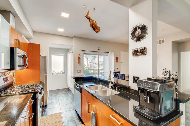 991 Sigsbee St unit 991, San Diego, CA 92113 - photo 7