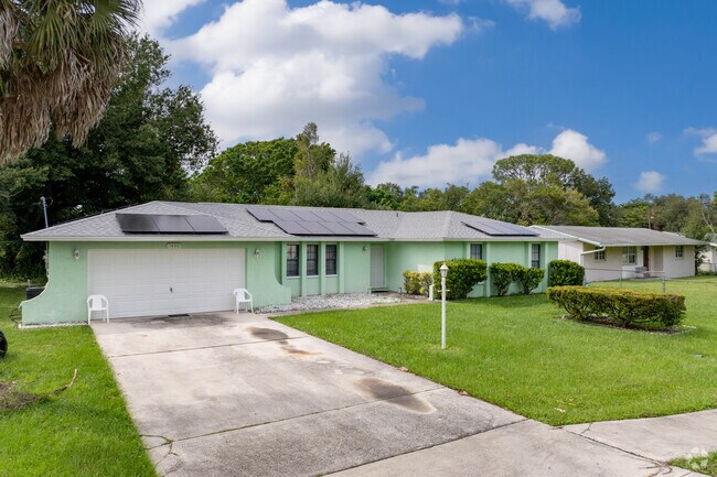 Homes in the Belle Vue neighborhood are primarily ranch style, single story.