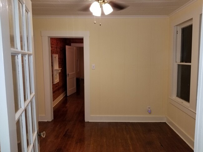 922 Howard St unit 922, Taylor, TX 76574 - photo 7