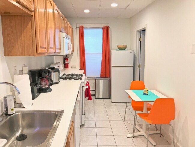130 W 8th St unit 2, Boston, MA 02127 - photo 4