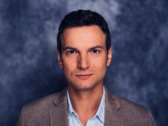 Agent Photo