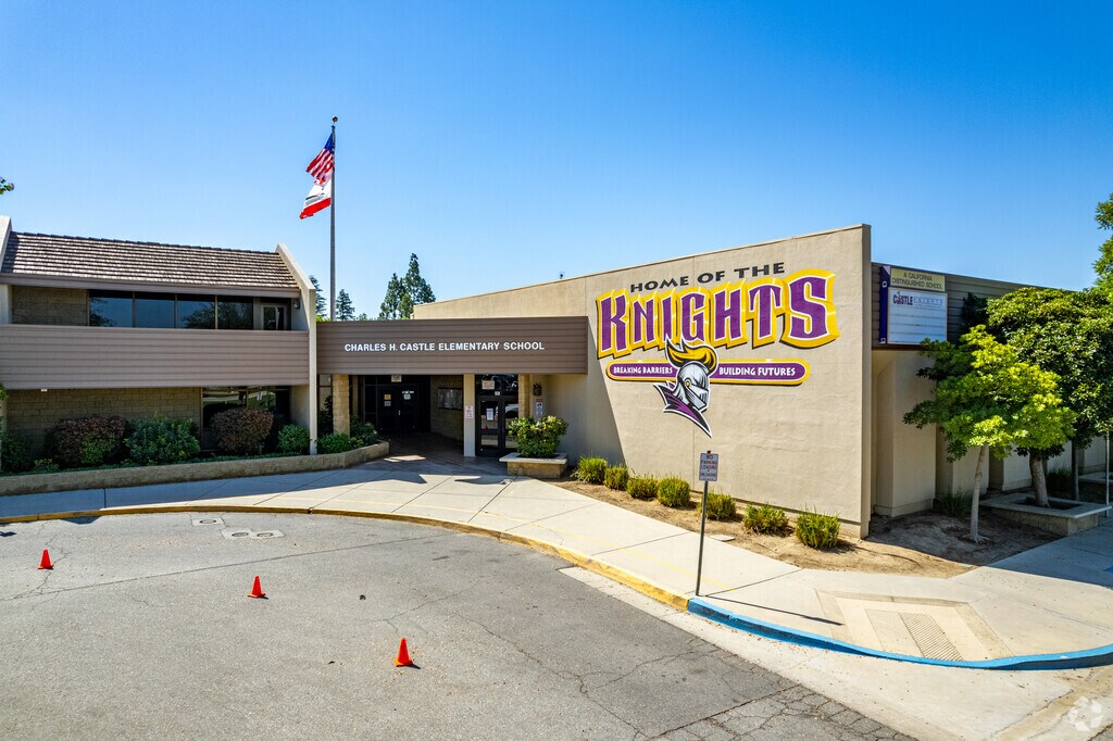 Charles H. Castle Elementary School has some of the best Teachers and staff around.