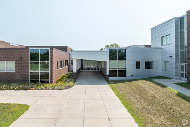 New Prague Middle School' teachers earned a grade of B from Niche.com.