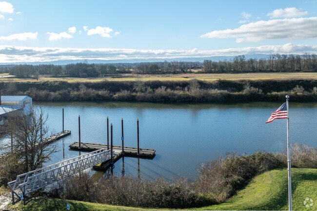 The community’s boat dock offers beautiful waterfront views and a convenient launch point for lake adventures.