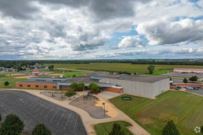 Oak Crest Elementary School students have access to a number of programs and activities.