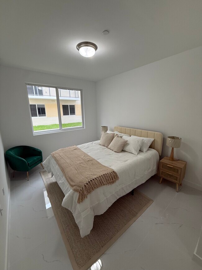 810 SW 71st Ave unit B21, Miami, FL 33144 - photo 7