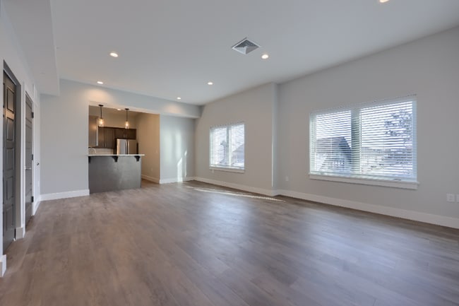 117 W Main St unit 4, New Holland, PA 17557 - photo 3