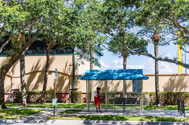 Abacoa residents have the convenience of well-maintained and shaded bus stops.