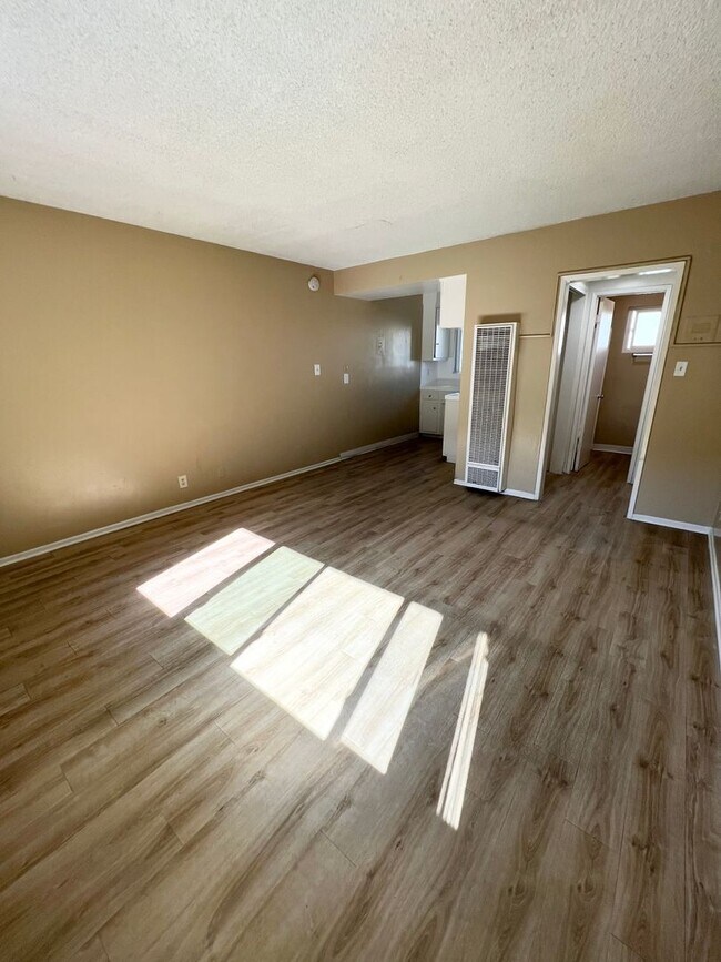 PRAIRIE, Hawthorne, CA 90250 - photo 3