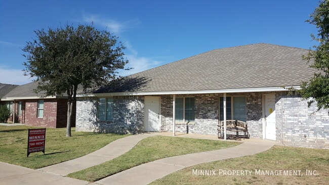 3208 111th St unit B, Lubbock, TX 79423 - photo 2