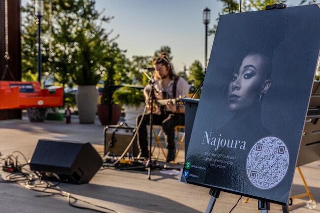 Easton Town Center offers free weekly summer music events, just minutes from Walnut Creek.