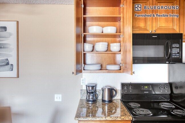 11811 Washington Place unit FL2-ID690, Los Angeles, CA 90066 - photo 7