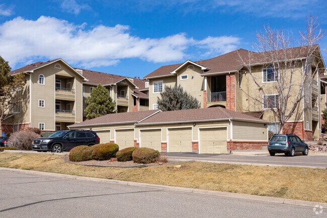 There are many condo complexes in Cay at Marina Pointe.