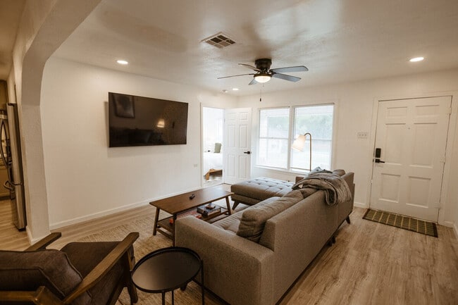 1824 N 12th St unit ID1352454P, Waco, TX 76707 - photo 7