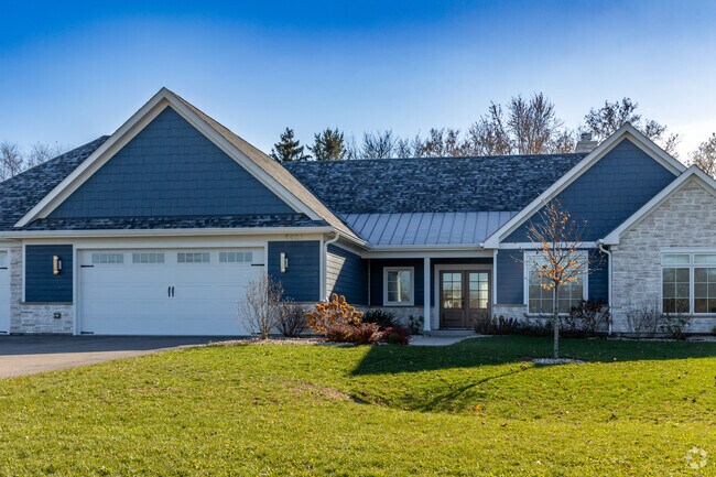 Large ranch home located right outside the neighborhood of Chapel Hill in East Johnsburg.